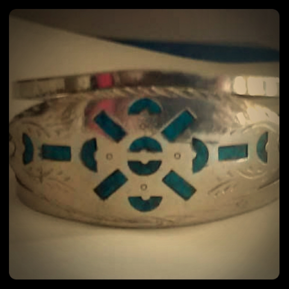 Vintage Navajo Turquoise Chip Inlay Silver Cuff